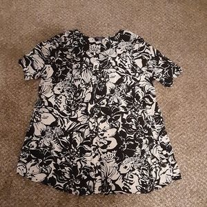 ROAMAN'S Women's Black & White Floral Button Down Size 18W